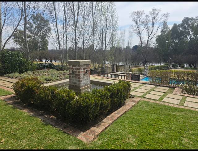 1 BEDROOM FLAT FOR SALE IN LOCHVAAL